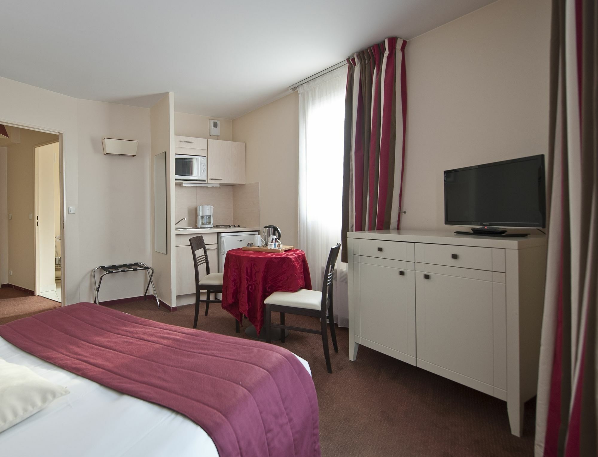 Hotel Cerise Chatou Exterior foto